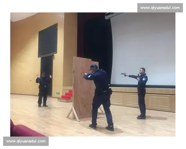 围绕电竞选手极限操作解析技巧提升与战术思维全景指南实战应用深度